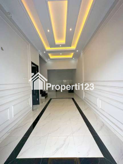 Rumah 2lantai nyaman strategis di Srengseng Sawah Jagakarsa Jakarta Selatan - 2