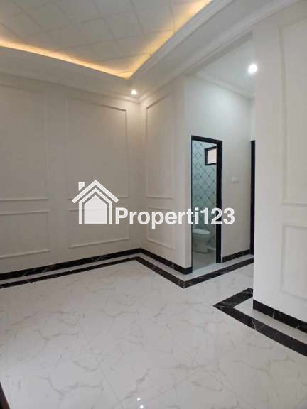 Rumah baru 2 lantai dalam mini cluster di Tanah Baru Depok - 10