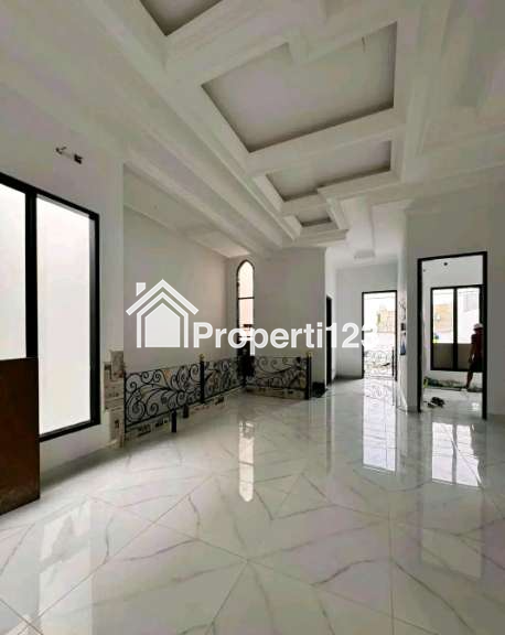 Rumah Baru 2 Lantai Siap Huni Lokasi babatan pantai Mulyorejo surabaya - 4