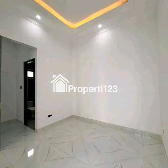 Rumah Baru 2 Lantai Siap Huni Lokasi babatan pantai Mulyorejo surabaya - 8