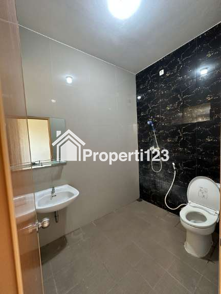 Rumah Baru 2 Lantai Lokasi Strategis di Gembong Kapasan Surabaya - 3