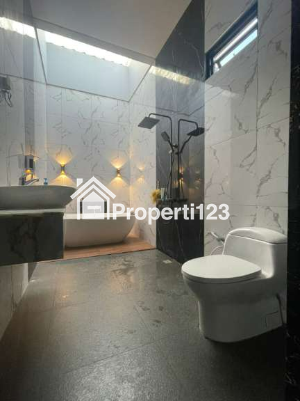 Dijual Rumah Mewah Siap Huni Graha Raya - 11