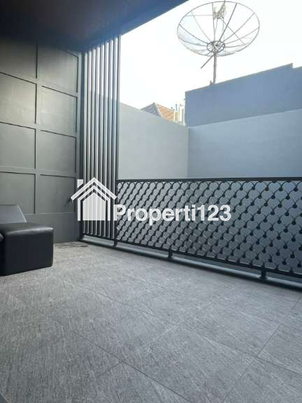 Dijual Rumah Mewah Siap Huni Graha Raya - 12