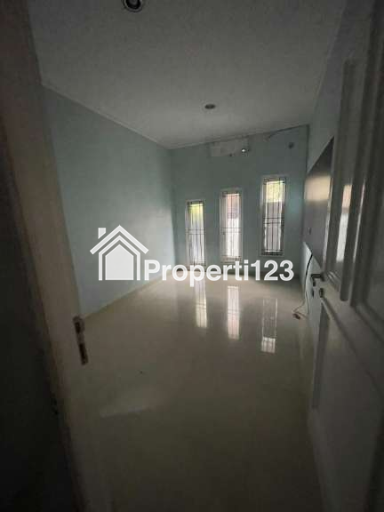 Rumah Siap Huni Dekat Pintu Tol Jelupang - 13