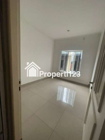 Rumah Siap Huni Dekat Pintu Tol Jelupang - 11