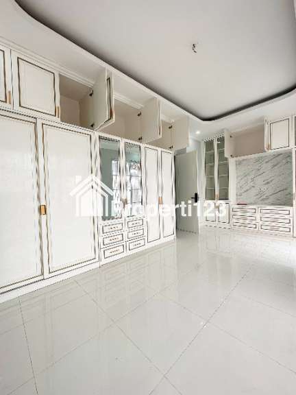 Rumah second siaphuni di Bambu Apus Jakarta Timur - 8