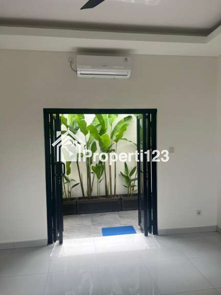 DIJUAL RUMAH 3 LANTAI LOKASI STRATEGIS - 3