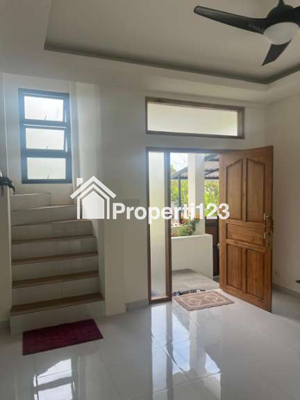 DIJUAL RUMAH 3 LANTAI LOKASI STRATEGIS - 4