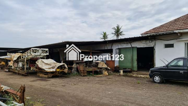 Tanah 2856 m2 SHM Muka 34 Meter Bonus Kantor dan Bengkel Harga Murah Untuk Manufaktur dan Pergudangan di Jalan Raya Sapan Tegalluar Bandung - 4