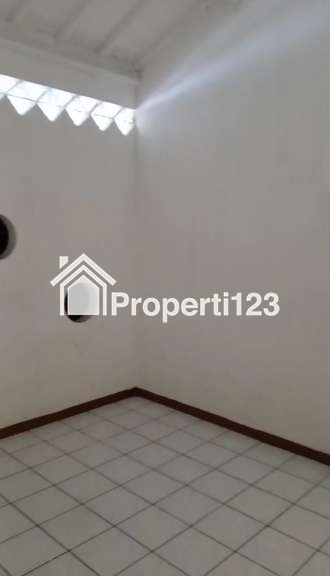 Ruko 2 Lantai Super Stategis Super Ramai Untuk Resto Cafe Kantor Salon Klinik Pertokoan di Jalan Terusan Jakarta Antapani Bandung - 6