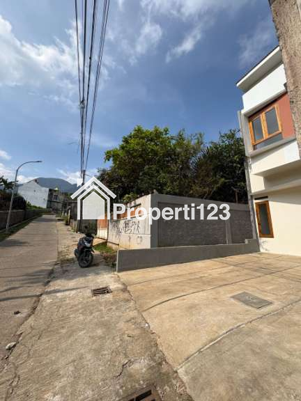Rumah 2 Lantai Pinggir Jalan Umum di Cisurupan Kota Bandung - 3