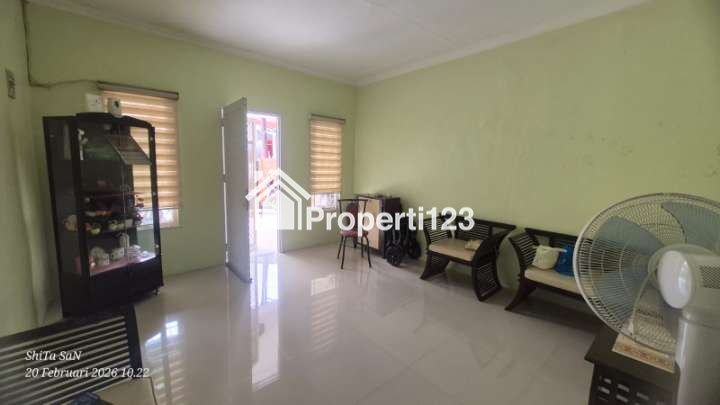 Rumah second dengan tanah luas di Pancoran Mas Depok - 3