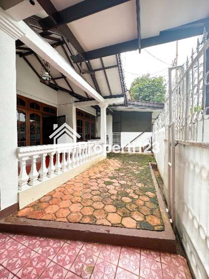 Rumah second luas strategis di Pulomas Jakarta Timur - 3