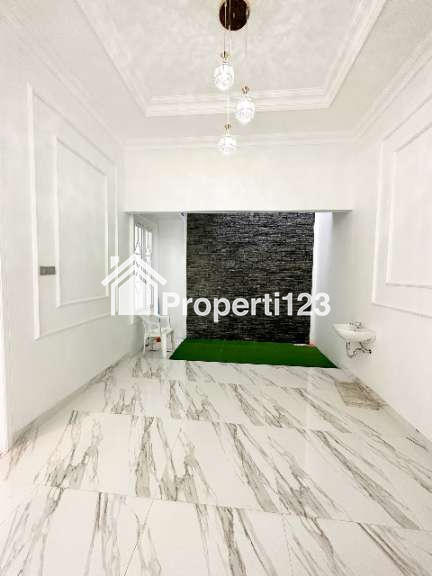 Rumah baru kawasan favorit Duren Sawit Jakarta Timur - 5