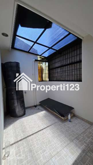 Disewakan Rumah 3 kamar, 2 Km, AC dan Water Heater - 8