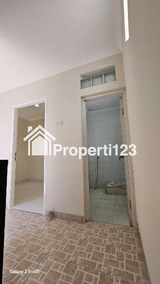 Disewakan Rumah 3 kamar, 2 Km, AC dan Water Heater - 7