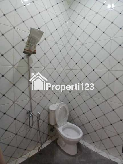 Rumah Modern Klasik 2 lantai di Kalimulya Depok - 11