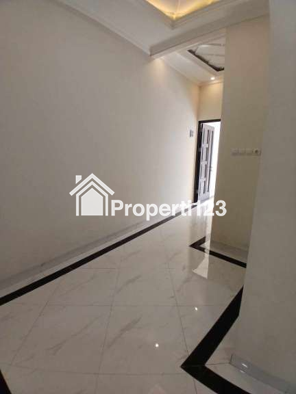 Rumah Modern Klasik 2 lantai di Kalimulya Depok - 4