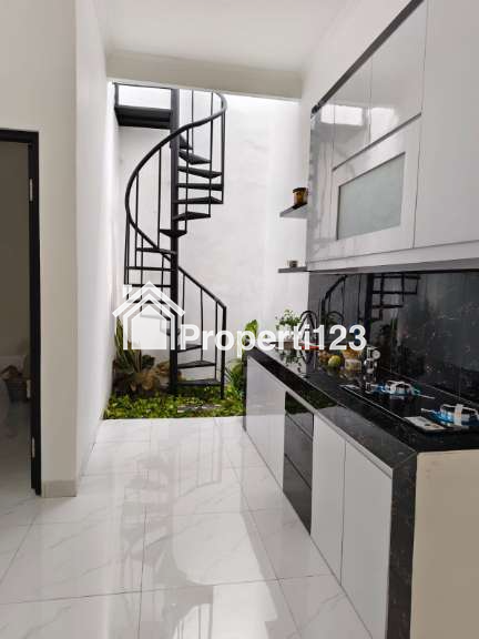 Rumah baru siap huni di Griyaloka BSD - 2