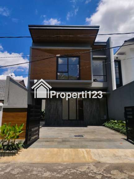 Rumah Baru Modern Lokasi Strategis di Rungkut Asri Surabaya Timur - 2