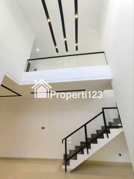 Rumah Baru Modern Lokasi Strategis di Rungkut Asri Surabaya Timur - 4