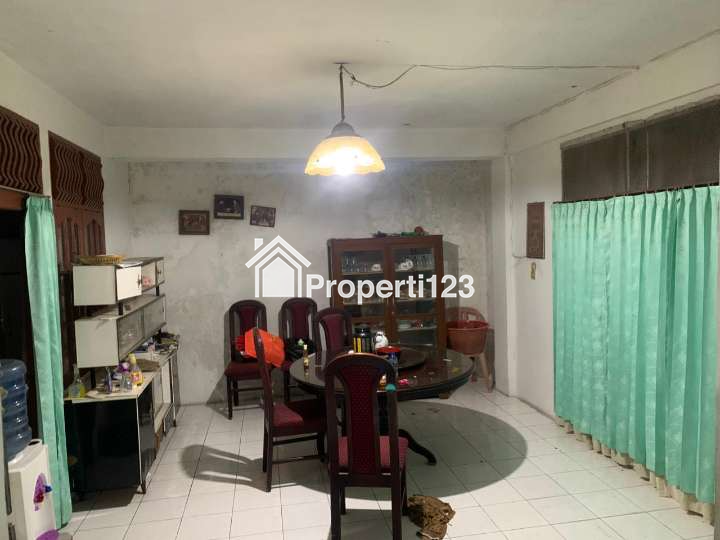 Dijual cepat rumah siap huni plus kamar kost. Jl. Veteran, 22A. - 6