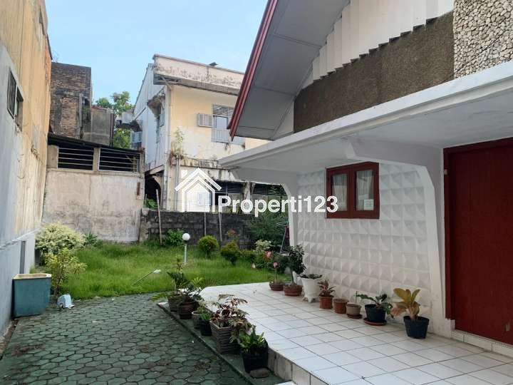 Dijual cepat rumah siap huni plus kamar kost. Jl. Veteran, 22A. - 2