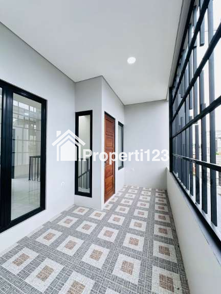 Rumah 3lantai di Pasar Minggu Jakarta Selatan dekat Pejaten Parkrk - 5