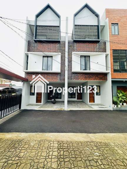 Rumah 3lantai di Pasar Minggu Jakarta Selatan dekat Pejaten Parkrk - 2