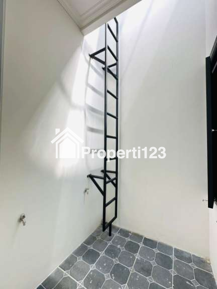 Rumah baru strategis di Jagakarsa Jakarta Selatan siap huni - 3