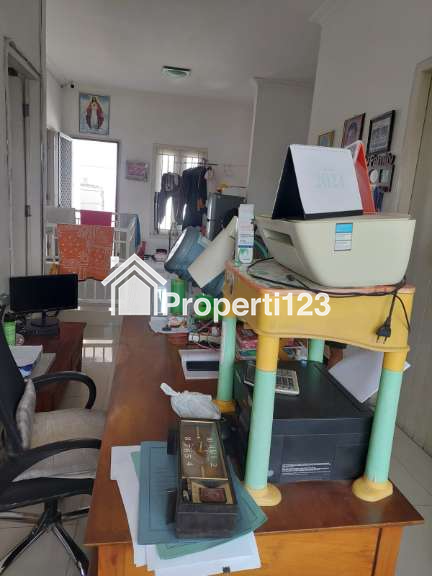 Dijual Rumah Semi Furnish Siap Huni Lokasi Tenggilis Mejoyo Surabaya - 7