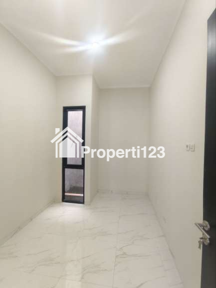 Rumah Modern Baru Gress Di Perumahan Taman Pondok Indah Wiyung Surabaya - 8