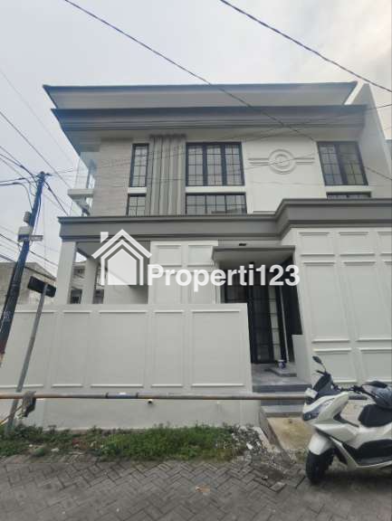 Rumah Modern Baru Gress Di Perumahan Taman Pondok Indah Wiyung Surabaya - 2