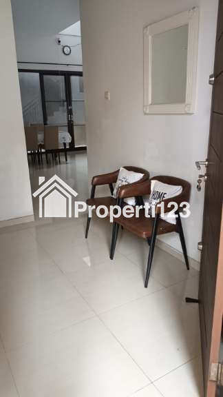 Rumah Minimalis 2 Lantai Siap Huni di Tenggilis Utara Surabaya dekat Raya Jemursari - 5