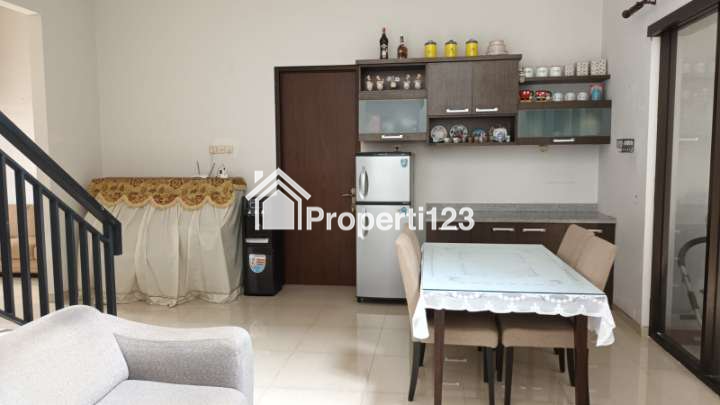 Rumah Minimalis 2 Lantai Siap Huni di Tenggilis Utara Surabaya dekat Raya Jemursari - 3