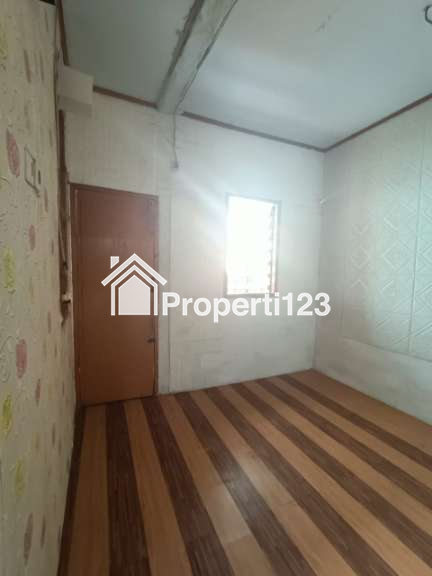 Rumah Daerah Menceng Cengkareng Jakarta Barat 2 Lt SHM - 6