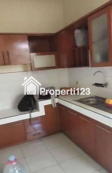 Rumah Gaya American Classic Unfurnish 3 Kamar Tidur 2 Kamar Mandi Carport  Jalan Lebar Bebas Banjir di Antapani Bandung - 8