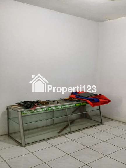 Rumah 3 Kamar Tidur 1 Kamar Mandi Carport untuk Rumah Tinggal Kantor atau Komersial Jalan Lebar Bebas Banjir di Antapani Bandung - 5