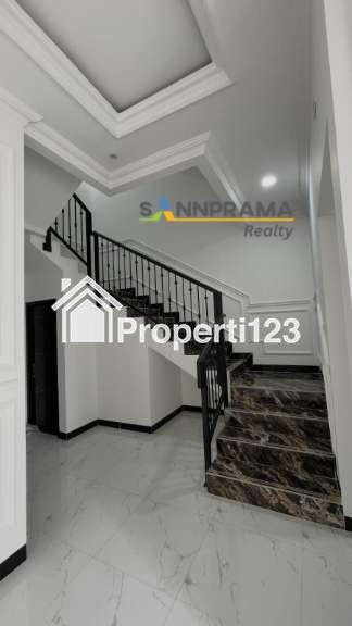 Rumah mewah 2,5lantai murah siap huni dlm cluster dikebagusan,Jaksel - 2