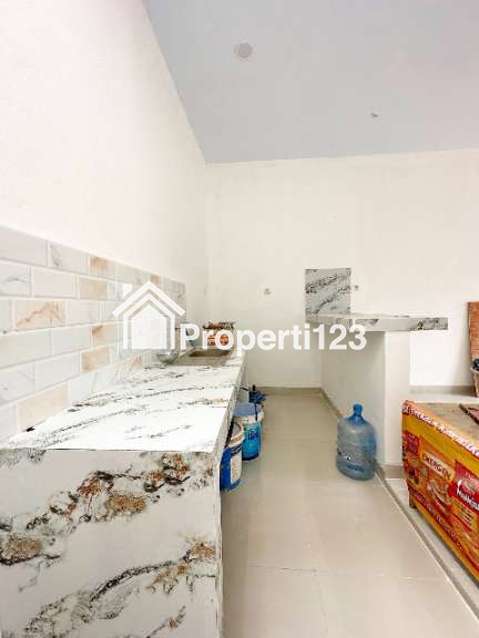 Rumah baru strategis di Jatiasih Bekasi - 3