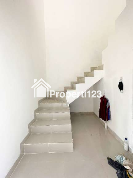 Rumah baru strategis di Jatiasih Bekasi - 4