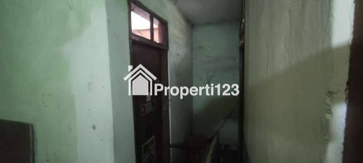 Rumah second tanah lus strategis di Srengseng Sawah Jakarta Selatan - 6