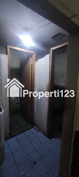 Rumah second tanah lus strategis di Srengseng Sawah Jakarta Selatan - 9
