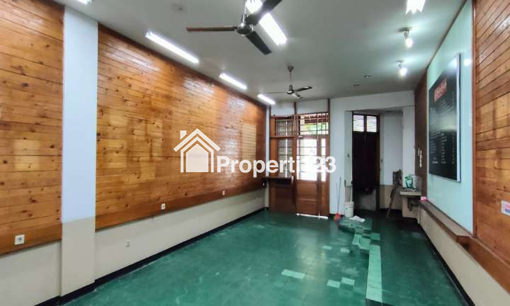 Ruko 3 Lantai SHM Interior Etnik Modern Harga Murah Super Strategis di Kawasan Pertokoan Perkantoran Hiburan di Jl. Terusan Jakarta Antapani Bandung - 2