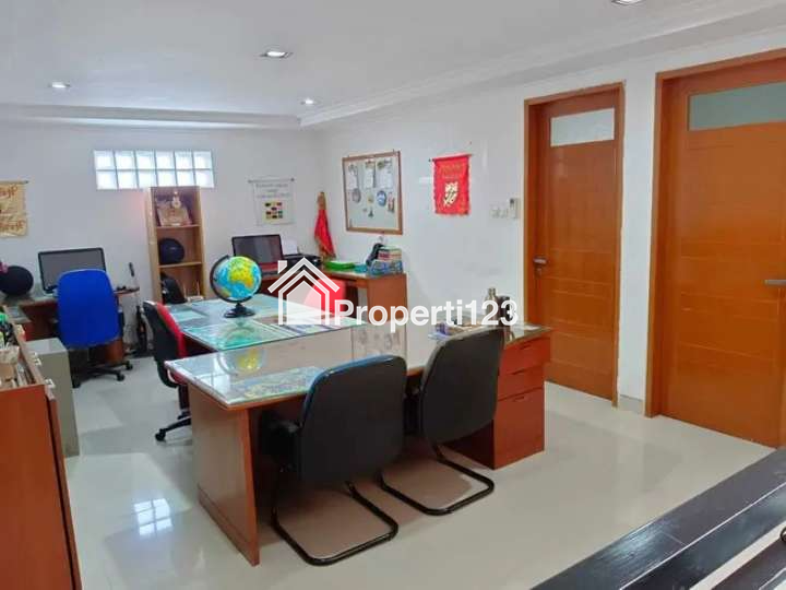 Rumah 4 Lantai Strategis Dalam Cluster Palmerah Jakarta Barat - 7