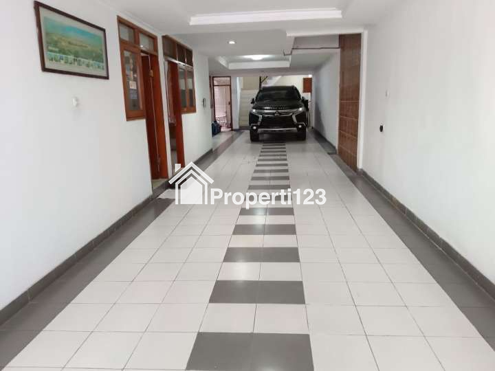 Rumah 4 Lantai Strategis Dalam Cluster Palmerah Jakarta Barat - 2