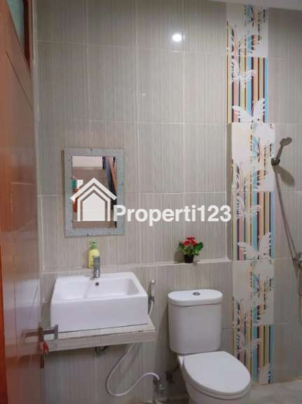 Rumah 4 Lantai Strategis Dalam Cluster Palmerah Jakarta Barat - 17