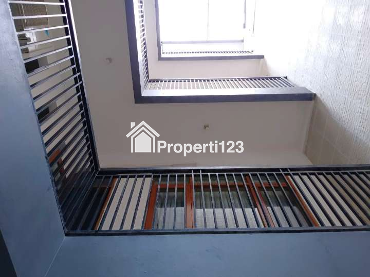 Rumah 4 Lantai Strategis Dalam Cluster Palmerah Jakarta Barat - 19