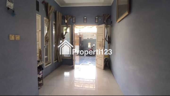 Rumah second siap huni di Tanah Baru Depok - 3