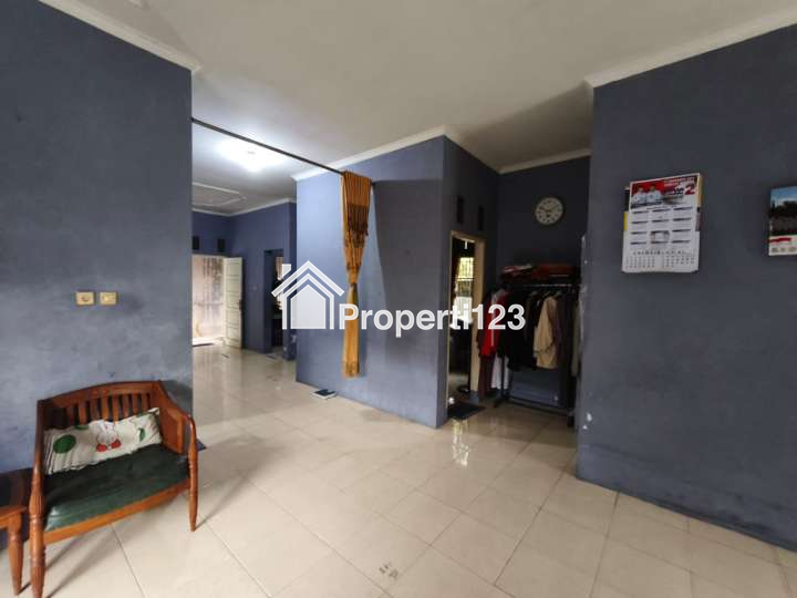 Rumah second siap huni di Tanah Baru Depok - 9